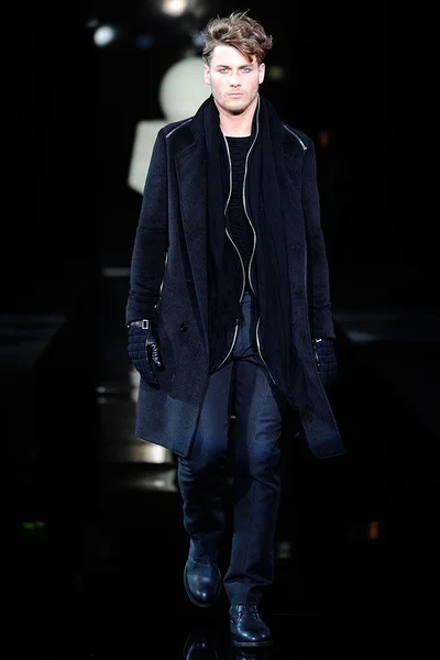Look 63